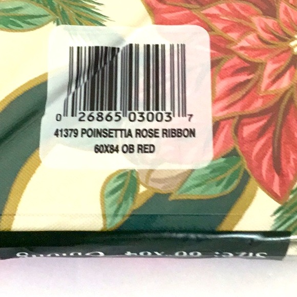 Holiday Tablecloth. Oblong, 60”x 84”. - Picture 4 of 5